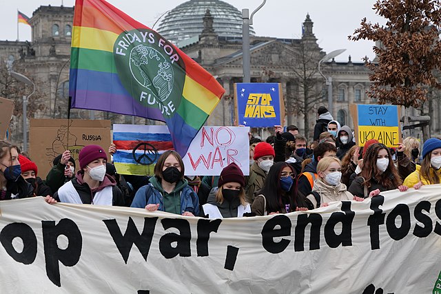 Demonstartion gegen den Krieg in der Ukraine FFF Solidarität mit der Ukraine